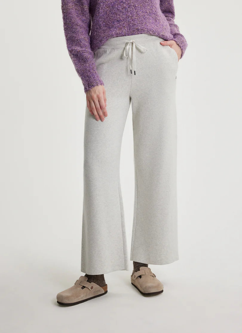Yoko Pant