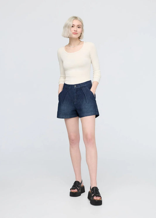 Performance Lite Pleated Short