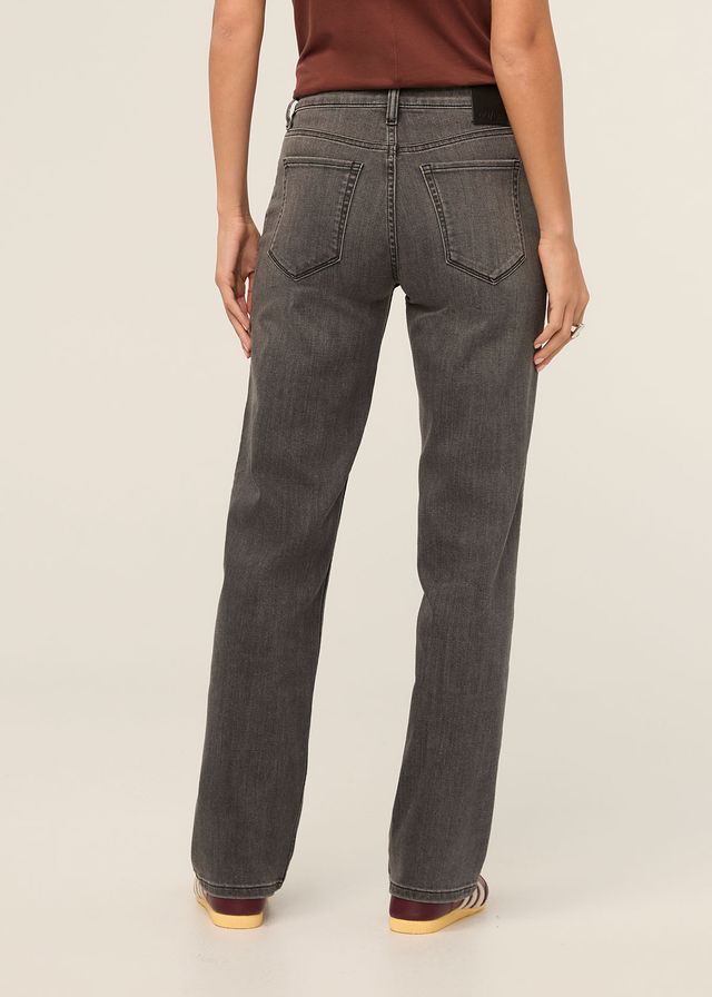 Performance Denim Mid Rise Straight