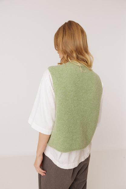 Chale Vest