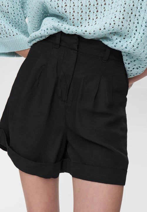 Selby Short