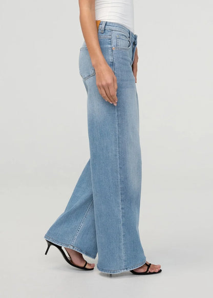 Performance + Loose Straight