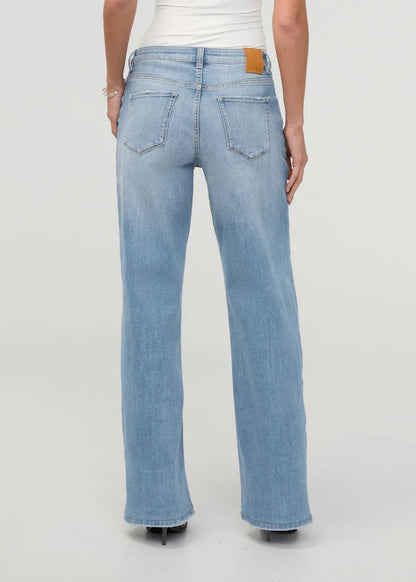Performance + Loose Straight